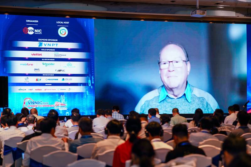 Các chuyên gia nước ngoài tham dự VNNIC Internet Conference 2026
