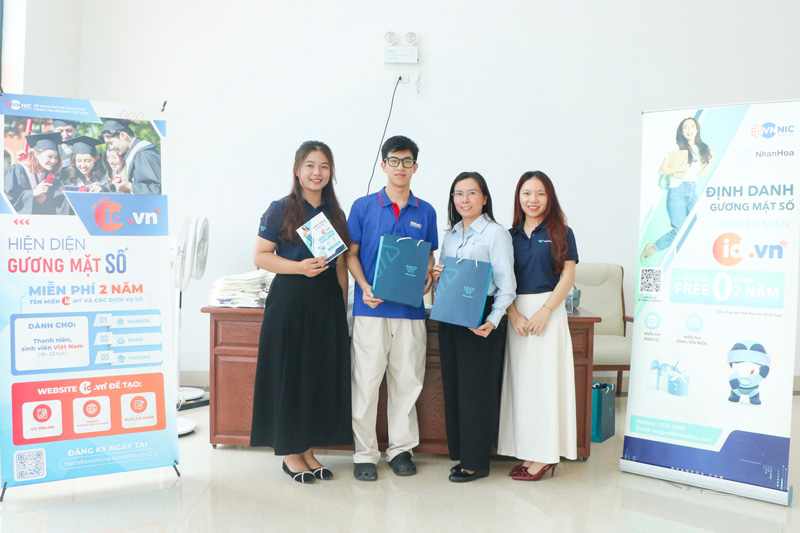 Hướng dẫn sinh viên định danh số với tên miền .ID.VN