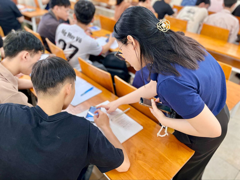 Cuộc thi sinh viên số với tên miền .id.vn