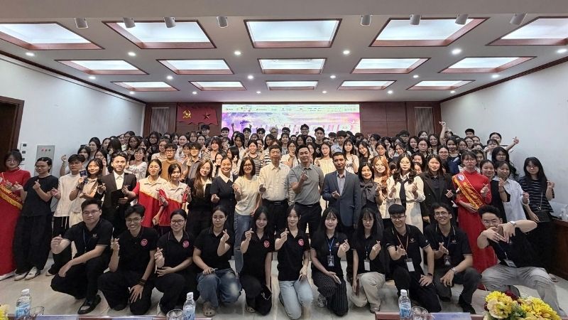 unitour dai hoc thuy loi