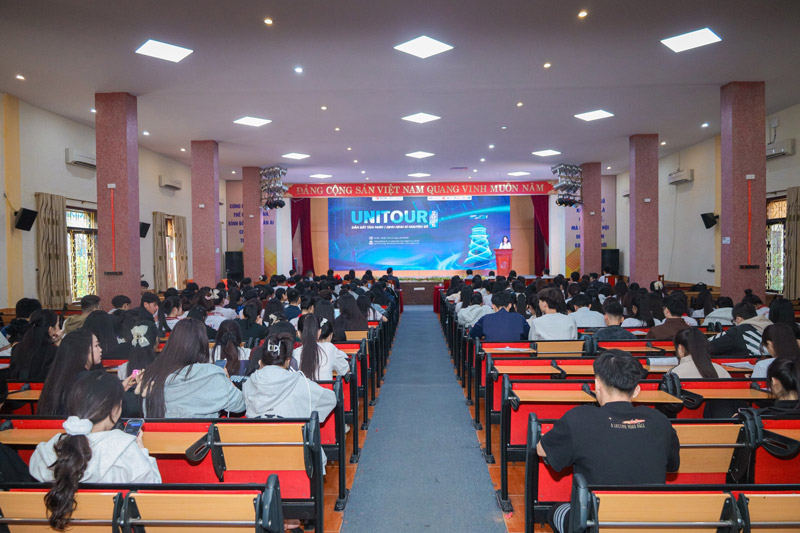 Nhân Hòa cùng hành trình Dẫn dắt tầm nhìn số - Unitour 2025 đến với Đại học Vinh - Nghệ An