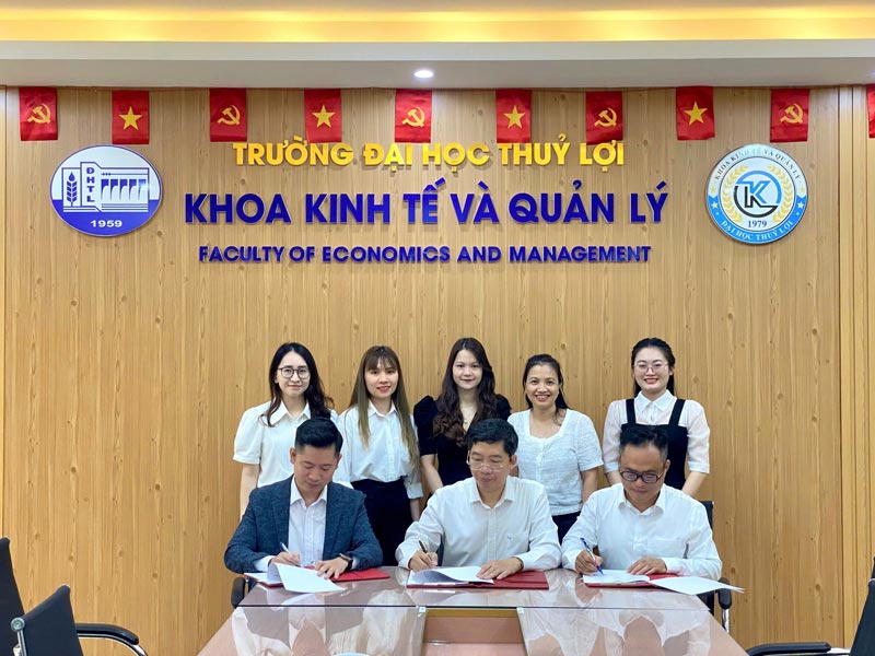 KÝ KẾT HỢP TÁC CHIẾN LƯỢC 3 BÊN: VNNIC - NHÂN HÒA - ĐẠI HỌC THỦY LỢI