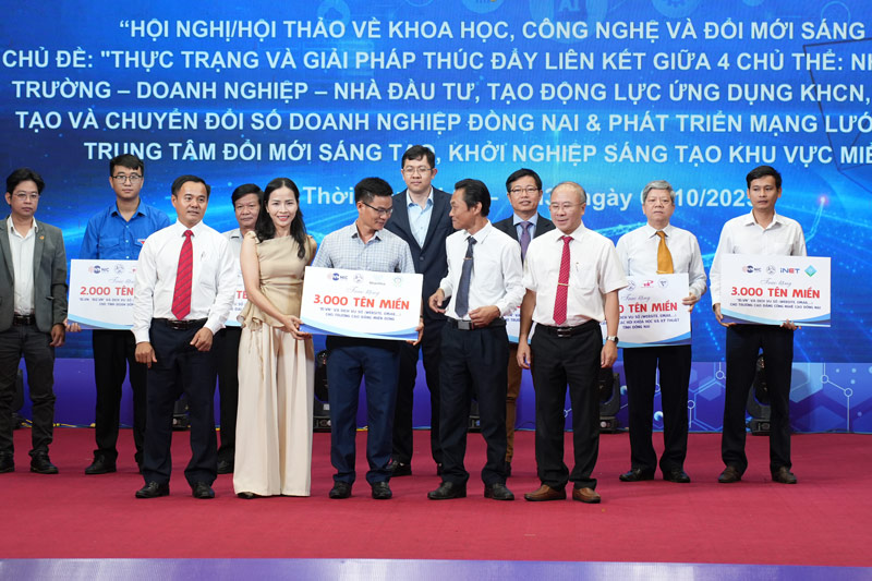 Nhân Hòa trao tặng 3.000 tên miền tại Techfest Đồng Nai 2025