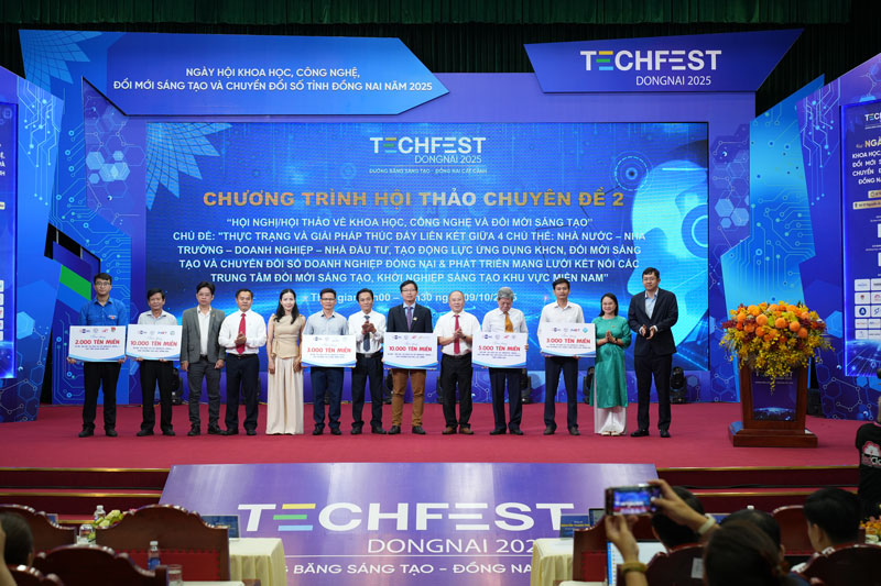 Nhân Hòa trao tặng 3.000 tên miền tại Techfest Đồng Nai 2025
